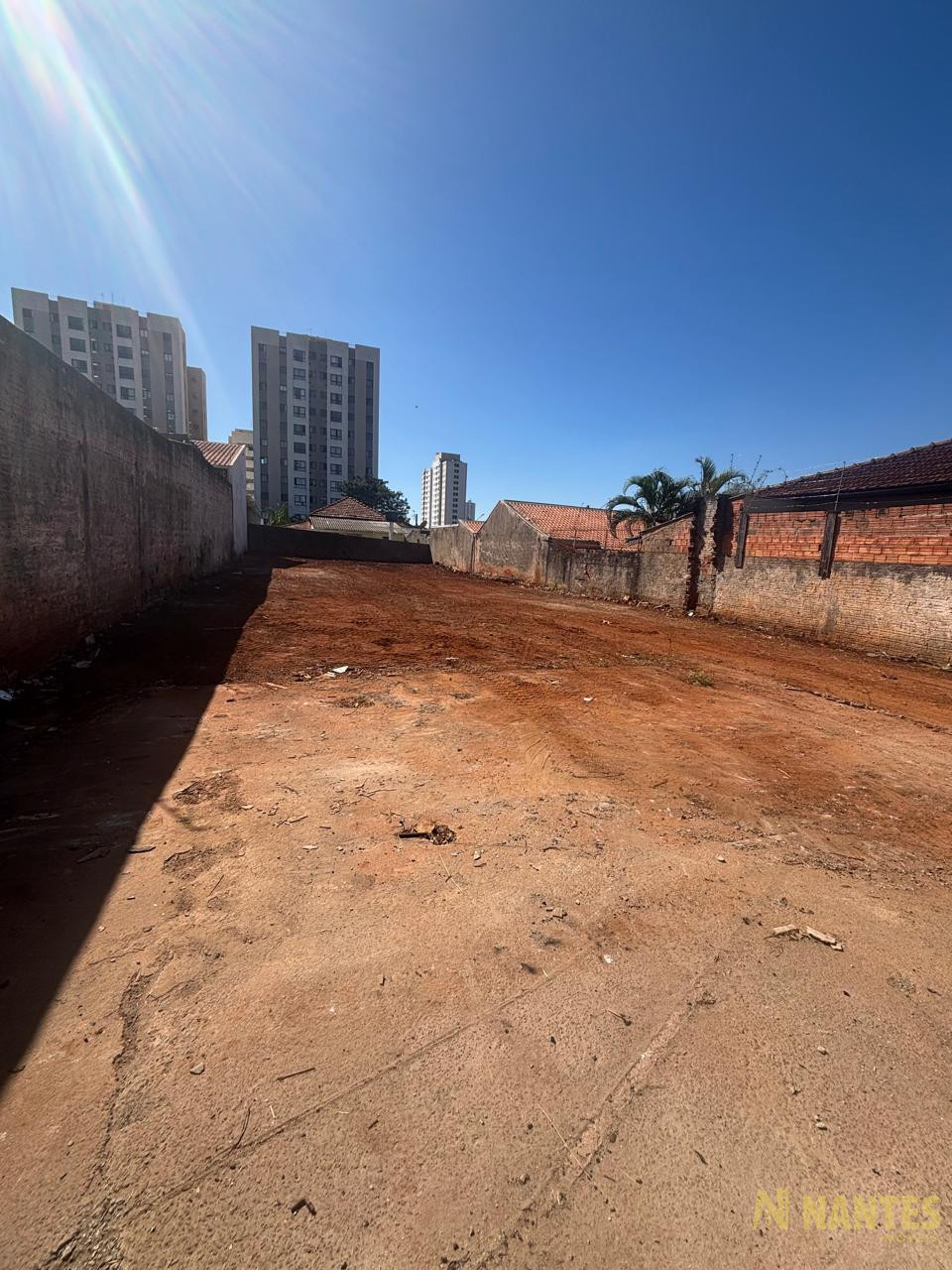 Terreno Comercial e Residencial à venda, 565 m² por R$ 448.000 - Vila Brasil - Londrina/PR