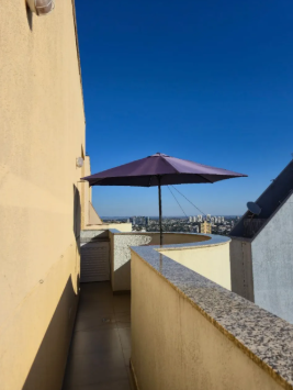 Apartamento duplex com terraço privativo no Condomínio Poeta Mário Romagnolli, Centro - Londrina PR