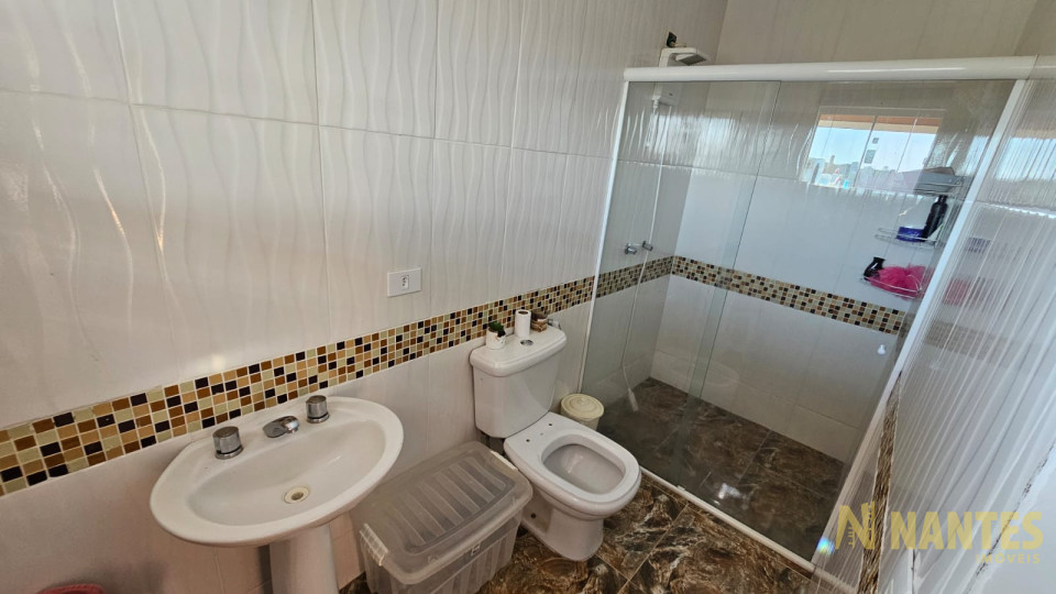 Casa á venda no Residencial Quadra Norte, 250 m²  com 3 suítes, na Zona Norte em Londrina/Pr.