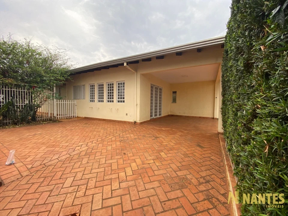 Imagens do imóveis Casa de esquina à venda Rua Jardinópolis - 250 m²  R$ 750.000, - Jardim Alvorada - Londrina/PR.