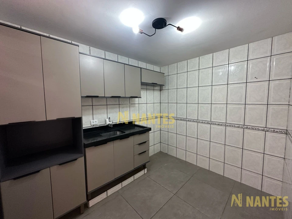 Casa para locação no Condomínio Ilha Bela, 3 dormitórios - R$1.400,00 + valor do Condomínio - Zona Leste, Londrina