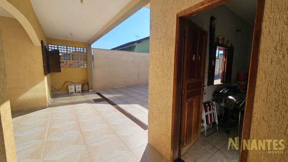 Casa á venda no Residencial Quadra Norte, 250 m²  com 3 suítes, na Zona Norte em Londrina/Pr.