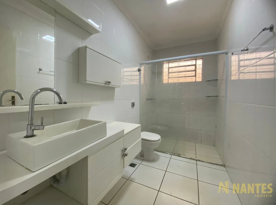 Imagens do imóveis Casa de esquina à venda Rua Jardinópolis - 250 m²  R$ 770.000, - Jardim Alvorada - Londrina/PR.