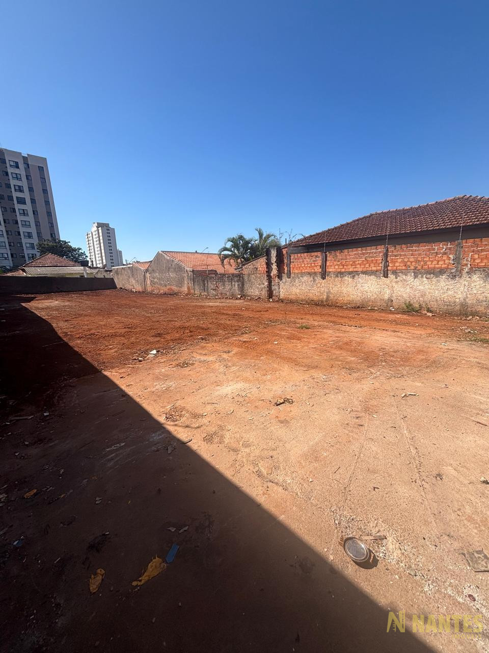Terreno Comercial e Residencial à venda, 565 m² por R$ 448.000 - Vila Brasil - Londrina/PR