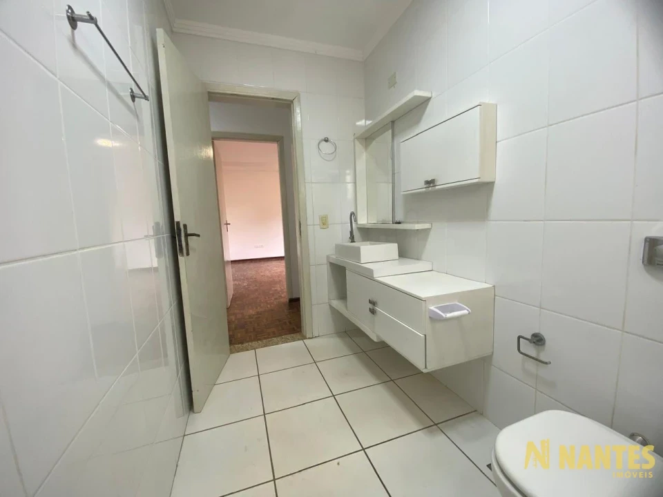 Imagens do imóveis Casa de esquina à venda Rua Jardinópolis - 250 m²  R$ 770.000, - Jardim Alvorada - Londrina/PR.
