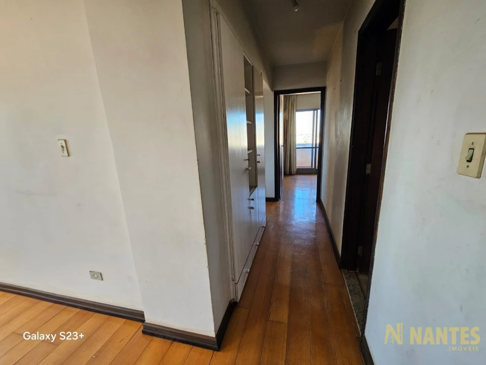 Imagens do imóveis Apartamento a venda no Edifício Lilian,  3 quartos, 107 m² privativos por R$ 349.000 no Centro Londrina/Pr.