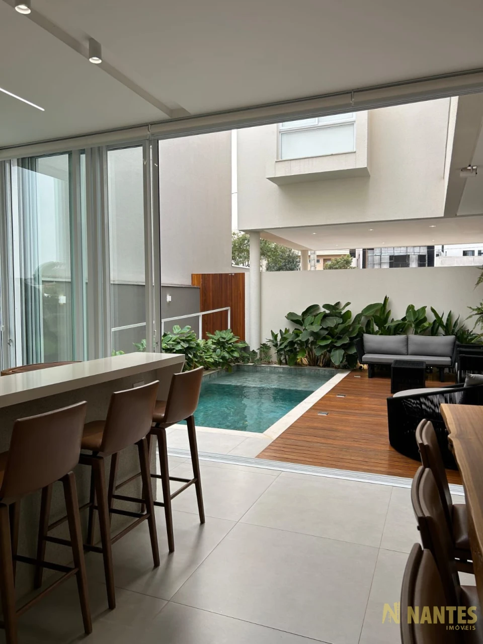 Casa com 3 suítes à venda Parque Tauá Aranguá - 242 m² R$ 2.150.000, - Abussafe - Londrina/PR.