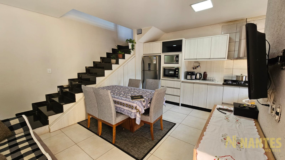 Casa á venda no Residencial Quadra Norte, 250 m²  com 3 suítes, na Zona Norte em Londrina/Pr.