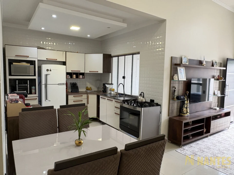 Casa a venda, 3 quartos, 95m² privativos por R$ 398.000, Bairro Cascavel Velho, Cascavel/Pr.