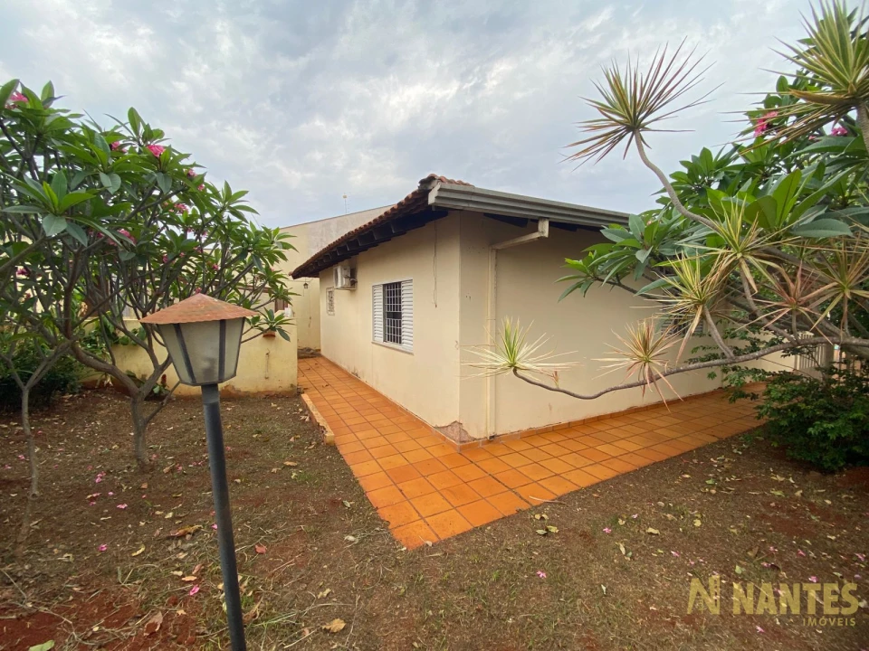 Imagens do imóveis Casa de esquina à venda Rua Jardinópolis - 250 m²  R$ 750.000, - Jardim Alvorada - Londrina/PR.