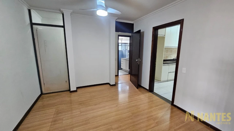 Apartamento a venda Ed. Leonardo da Vinci, 3 quartos, 157 m² privativos por R$ 630.000, Vila Larsen, Londrina/Pr.
