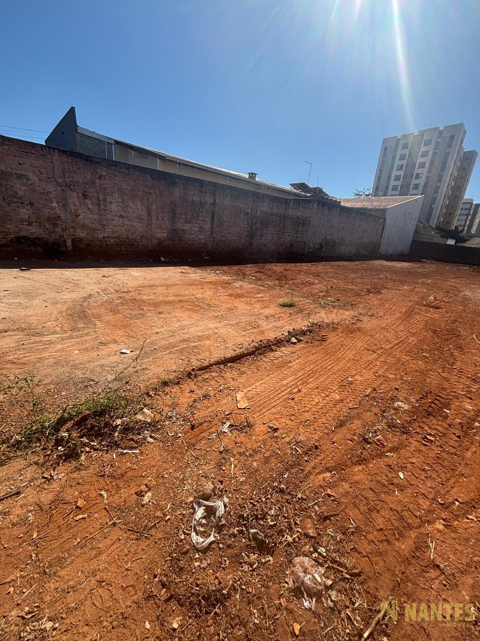 Terreno Comercial e Residencial à venda, 565 m² por R$ 448.000 - Vila Brasil - Londrina/PR