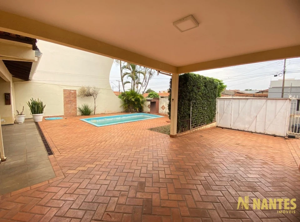 Imagens do imóveis Casa de esquina à venda Rua Jardinópolis - 250 m²  R$ 750.000, - Jardim Alvorada - Londrina/PR.