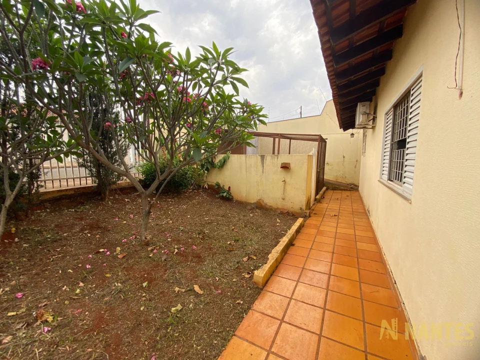 Imagens do imóveis Casa de esquina à venda Rua Jardinópolis - 250 m²  R$ 750.000, - Jardim Alvorada - Londrina/PR.
