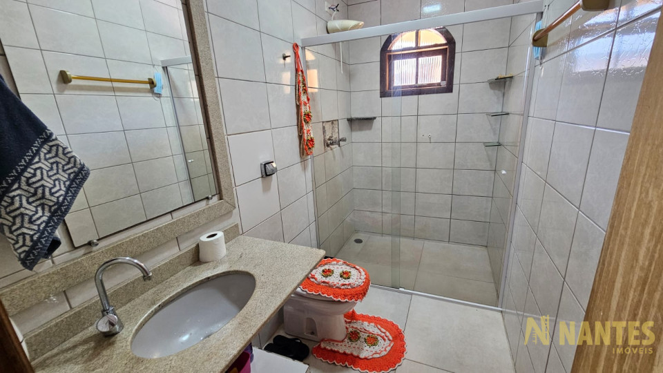 Casa á venda no Residencial Quadra Norte, 250 m²  com 3 suítes, na Zona Norte em Londrina/Pr.