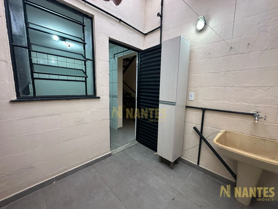 Casa para locação no Condomínio Ilha Bela, 3 dormitórios - R$1.400,00 + valor do Condomínio - Zona Leste, Londrina