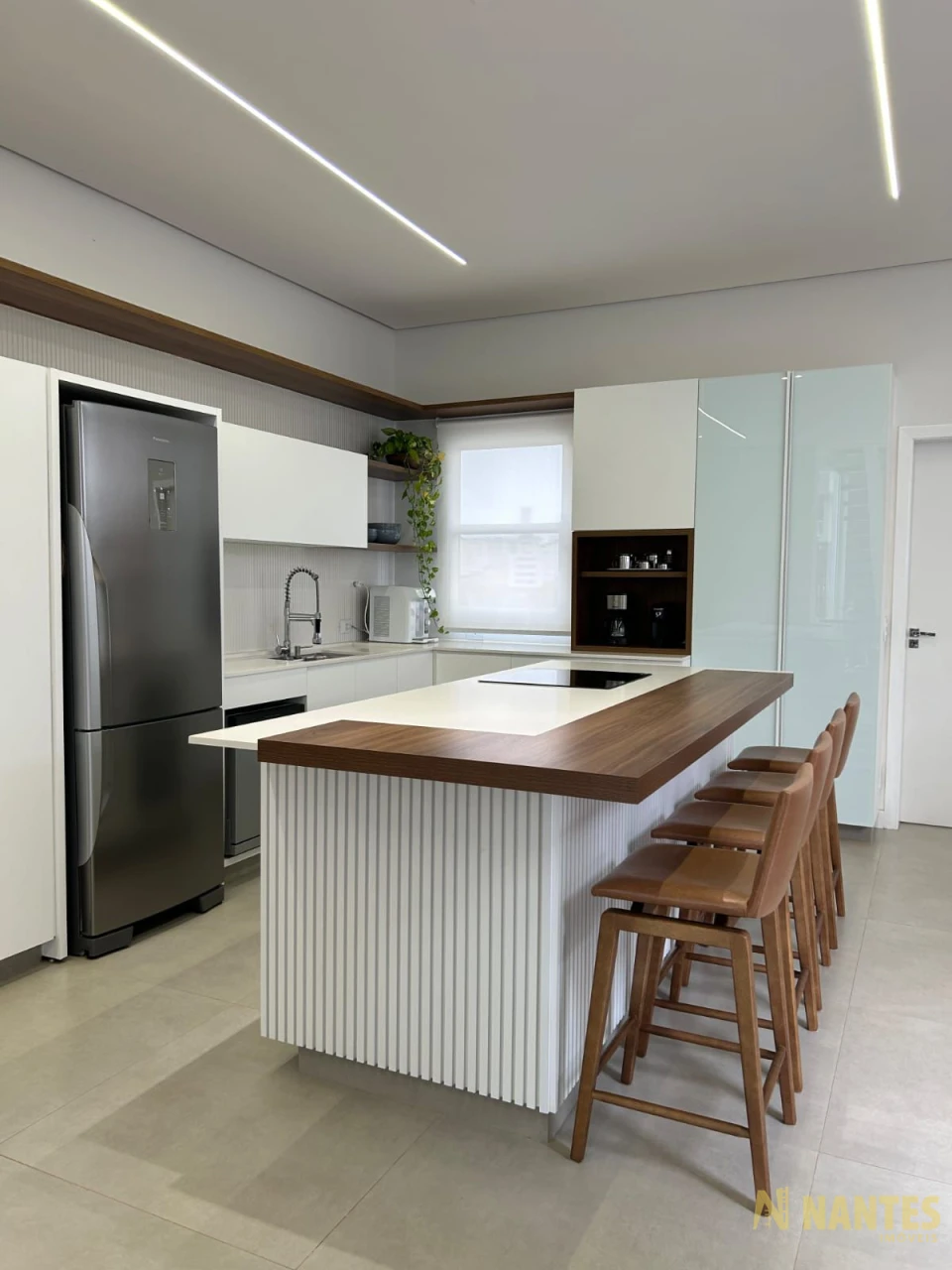 Casa com 3 suítes à venda Parque Tauá Aranguá - 242 m² R$ 2.150.000, - Abussafe - Londrina/PR.