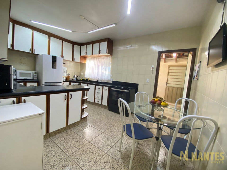 Casa à venda com 4 dormitórios, 200 m² R$ 1.090.000, - Jardim San Fernando - Londrina/PR