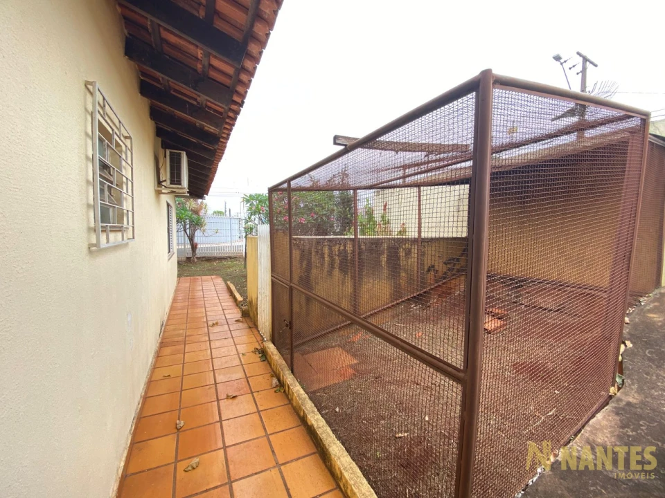 Imagens do imóveis Casa de esquina à venda Rua Jardinópolis - 250 m²  R$ 750.000, - Jardim Alvorada - Londrina/PR.