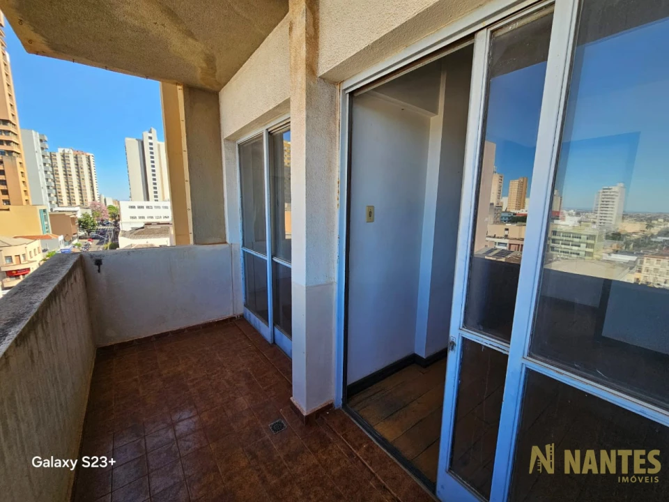 Imagens do imóveis Apartamento a venda no Edifício Lilian,  3 quartos, 107 m² privativos por R$ 349.000 no Centro Londrina/Pr.