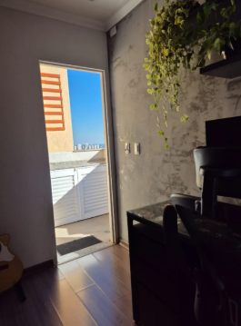 Apartamento duplex com terraço privativo no Condomínio Poeta Mário Romagnolli, Centro - Londrina PR