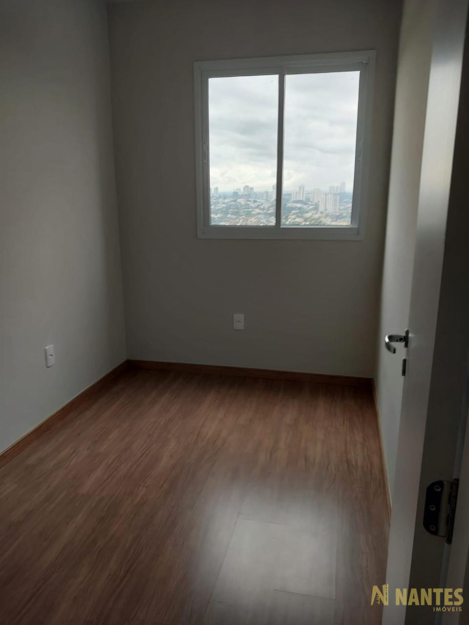 Imagens do imóveis Apartamento em andar alto para venda no Ed. Torre Santorini, Inglaterra - Londrina PR