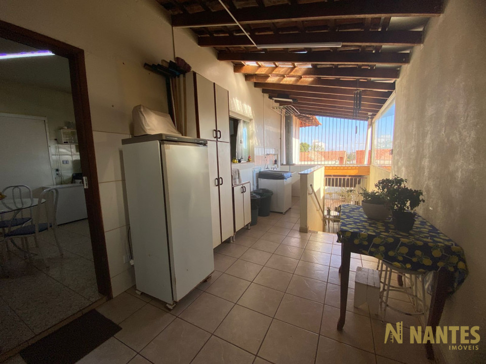 Casa à venda com 4 dormitórios, 200 m² R$ 1.090.000, - Jardim San Fernando - Londrina/PR