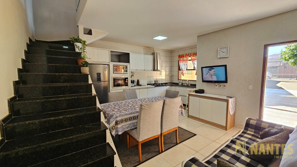Casa á venda no Residencial Quadra Norte, 250 m²  com 3 suítes, na Zona Norte em Londrina/Pr.