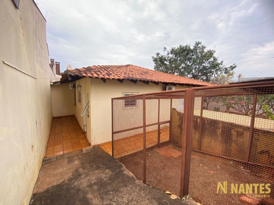 Imagens do imóveis Casa de esquina à venda Rua Jardinópolis - 250 m²  R$ 770.000, - Jardim Alvorada - Londrina/PR.