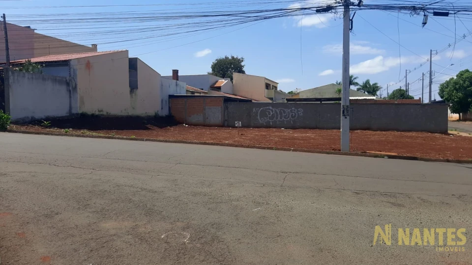 Imagens do imóveis Terreno a venda próximo a Av. São João, 403 m² no Jardim Leste, Londrina/Pr.