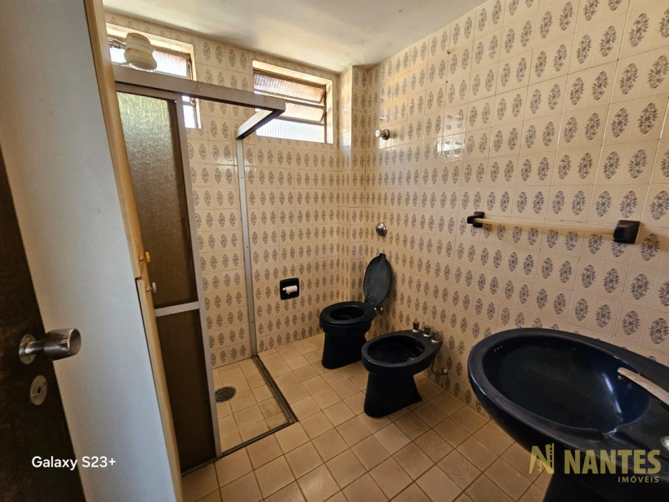 Imagens do imóveis Apartamento a venda no Edifício Lilian,  3 quartos, 107 m² privativos por R$ 349.000 no Centro Londrina/Pr.