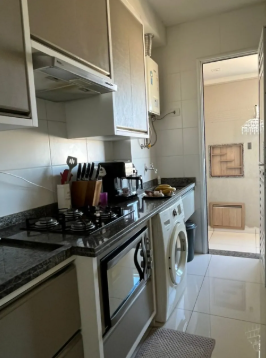Apartamento para venda no Edifício Boulevard Village no Bairro Vila Siam, Londrina - PR