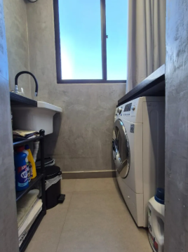 Apartamento duplex com terraço privativo no Condomínio Poeta Mário Romagnolli, Centro - Londrina PR