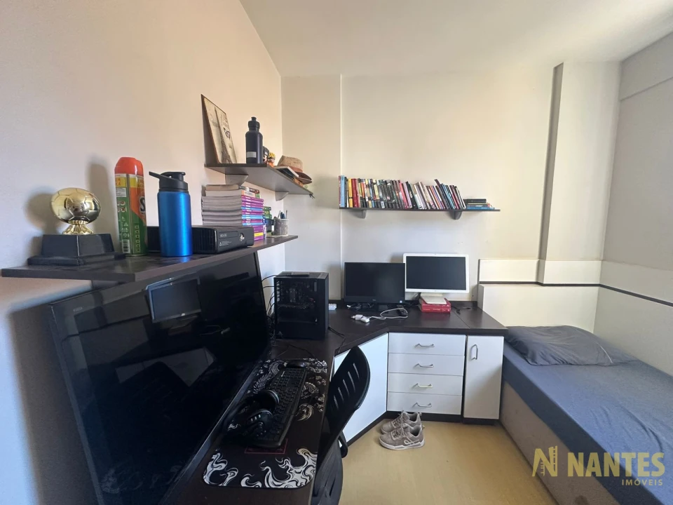 Imagens do imóveis Apartamento para venda com 3 dormitórios sendo 1 suíte, R$300.000,00 - Edifício Saint George, Centro de Londrina PR