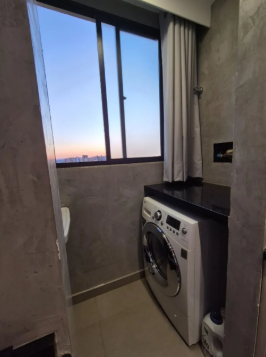 Apartamento duplex com terraço privativo no Condomínio Poeta Mário Romagnolli, Centro - Londrina PR