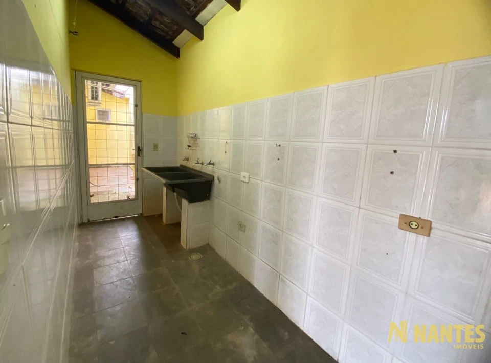 Imagens do imóveis Casa de esquina à venda Rua Jardinópolis - 250 m²  R$ 770.000, - Jardim Alvorada - Londrina/PR.