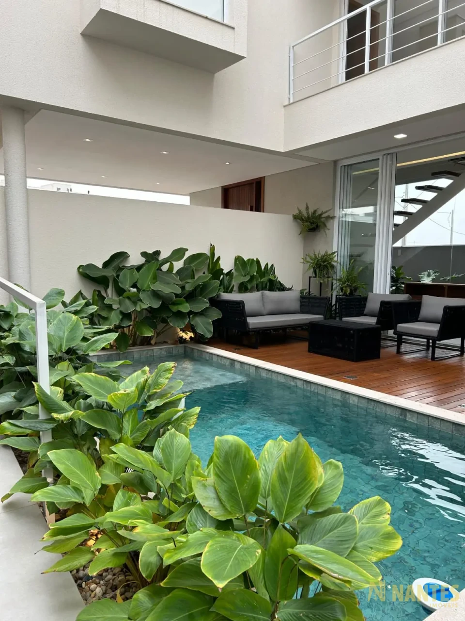 Casa com 3 suítes à venda Parque Tauá Aranguá - 242 m² R$ 2.150.000, - Abussafe - Londrina/PR.