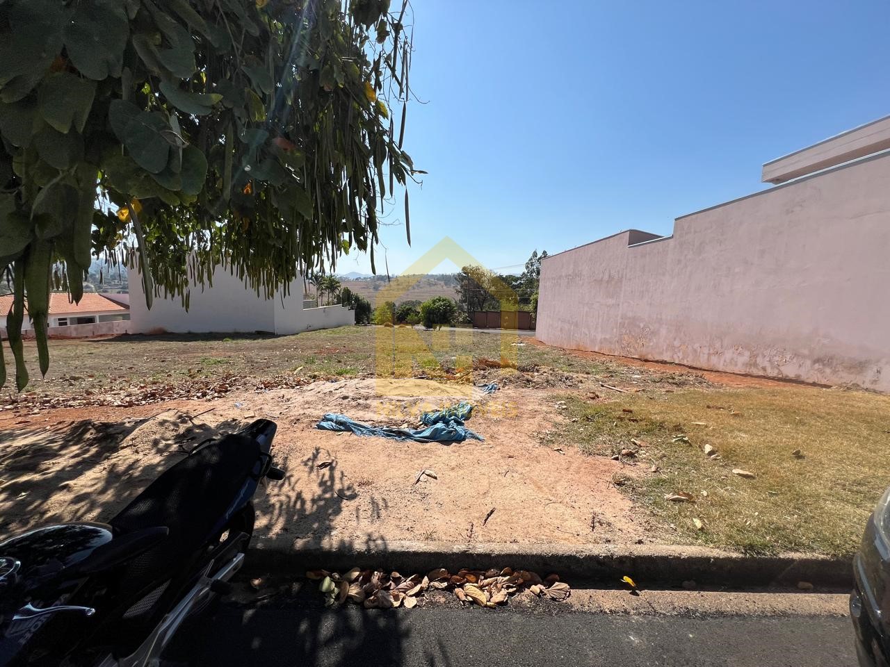 Imagens do imóveis Terreno (Em rua) à Venda, 300m² - Bairro Jardim Italia em Vargem Grande do Sul