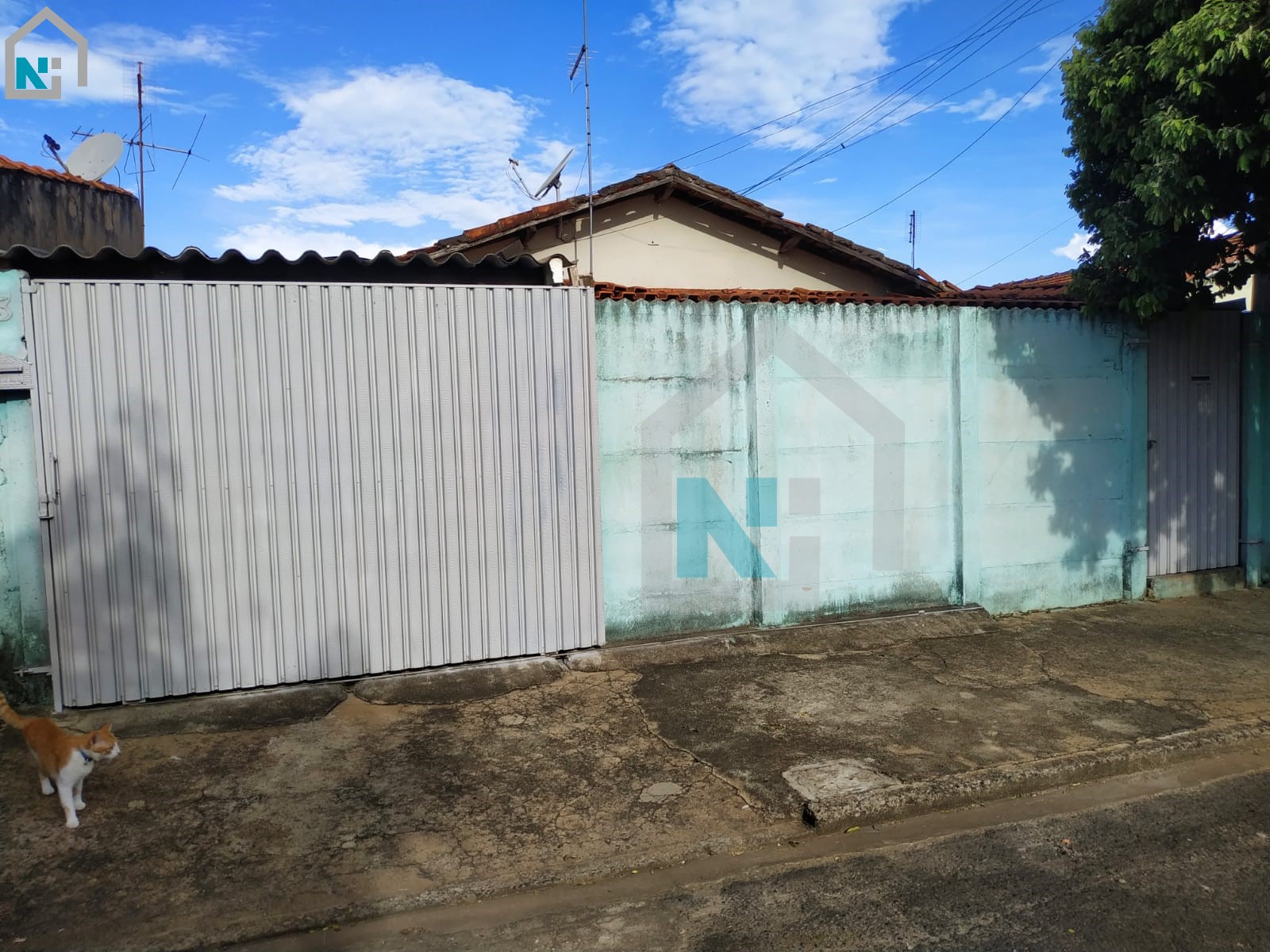 Imagens do imóveis Casa (Padrão), com 4 quartos e 2 banheiros à Venda, 200 m² em Vargem Grande do Sul/SP