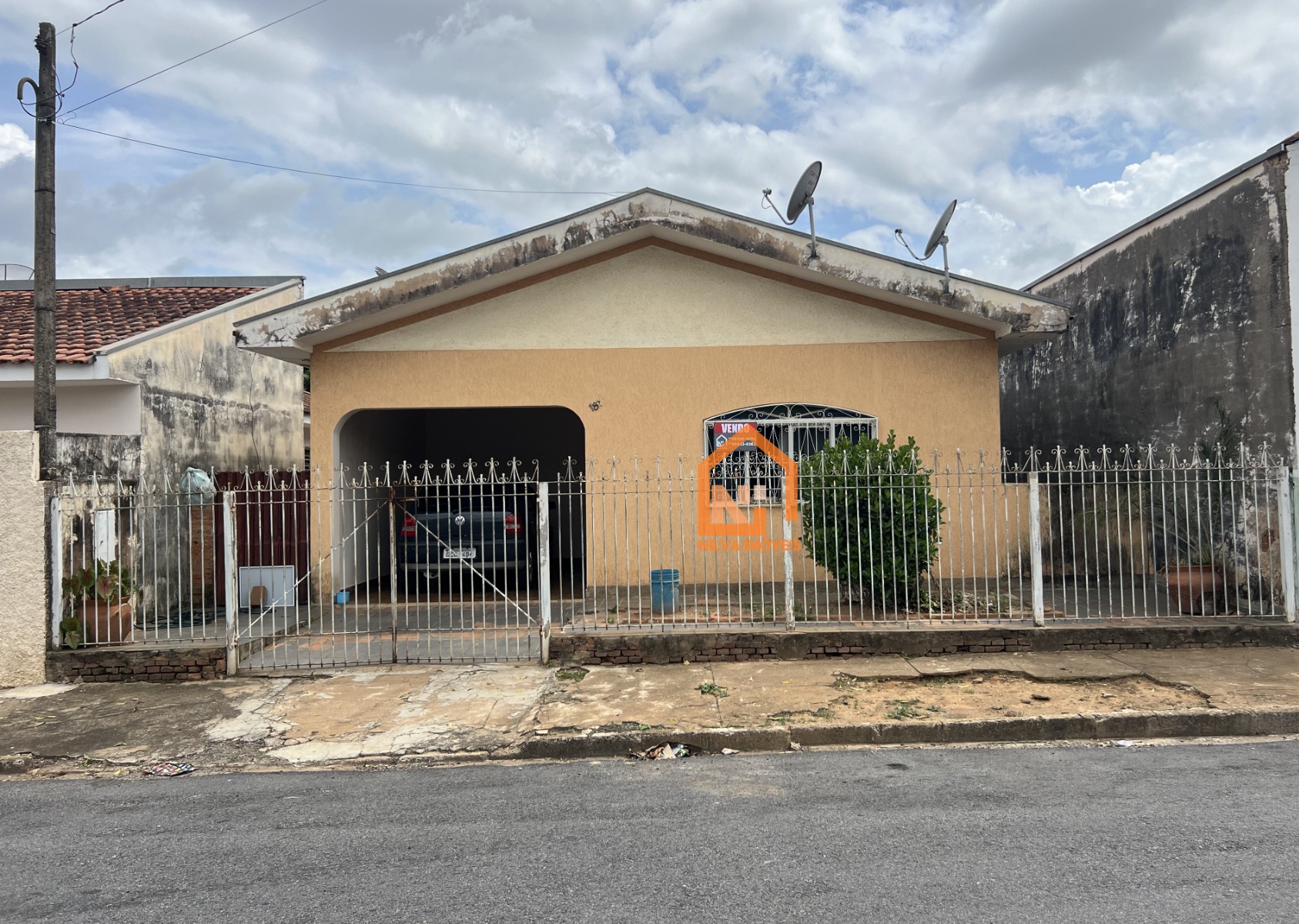 Imagens do imóveis Casa (Padrão), com 3 quartos e 2 banheiros à Venda, 259 m² em Vargem Grande do Sul/SP