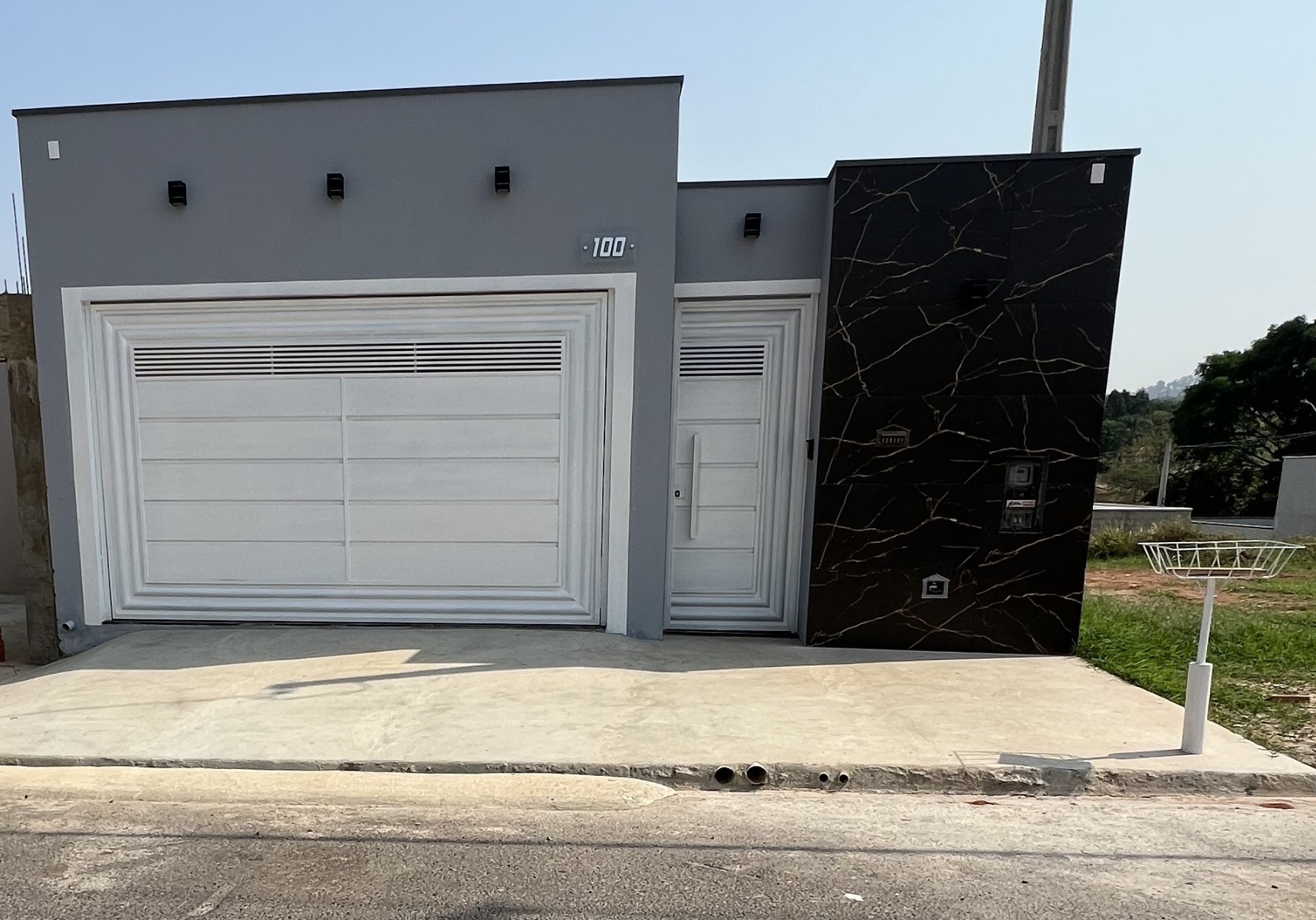 Imagens do imóveis Casa (Padrão), com 2 quartos e 3 banheiros à Venda, 160 m² em Vargem Grande do Sul/SP
