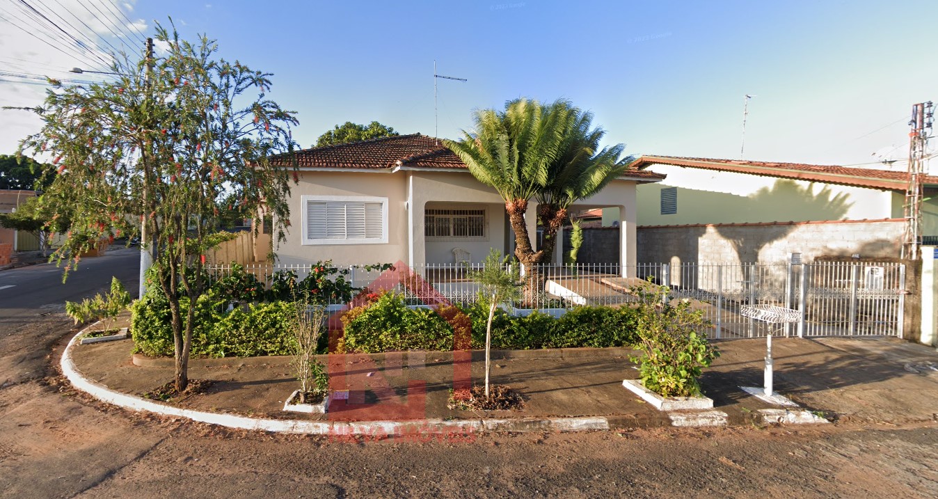 Imagens do imóveis Casa (Padrão), com 2 quartos e 2 banheiros à Venda, 298 m² em Casa Branca/SP