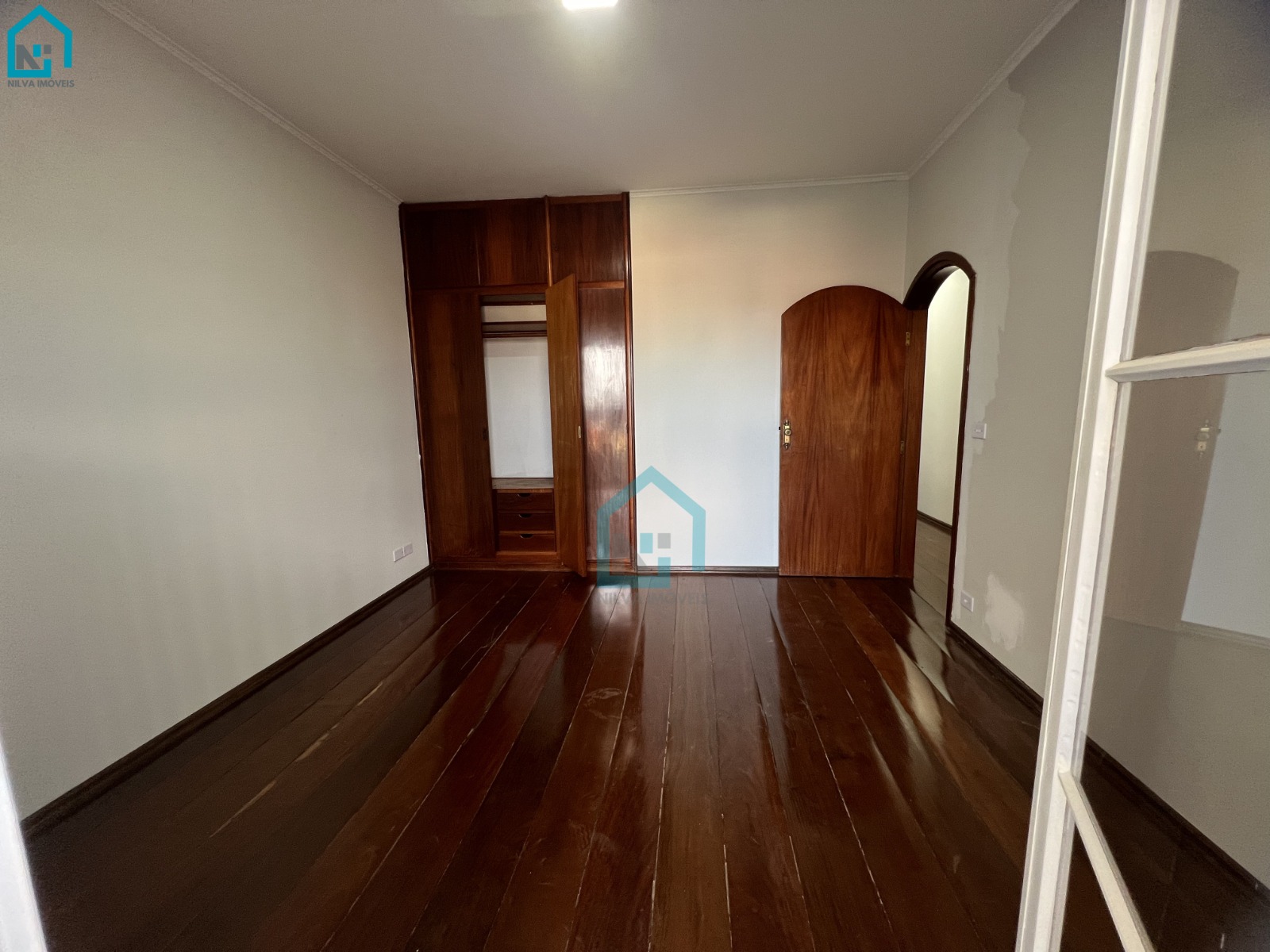 Imagens do imóveis Casa (Padrão), com 2 quartos e 2 banheiros à Venda, 360 m² em Vargem Grande do Sul/SP