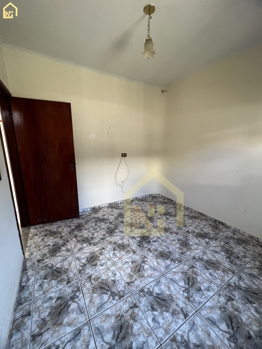 Imagens do imóveis Casa (Padrão), com 6 quartos e 2 banheiros à Venda, 190 m² em Vargem Grande do Sul/SP