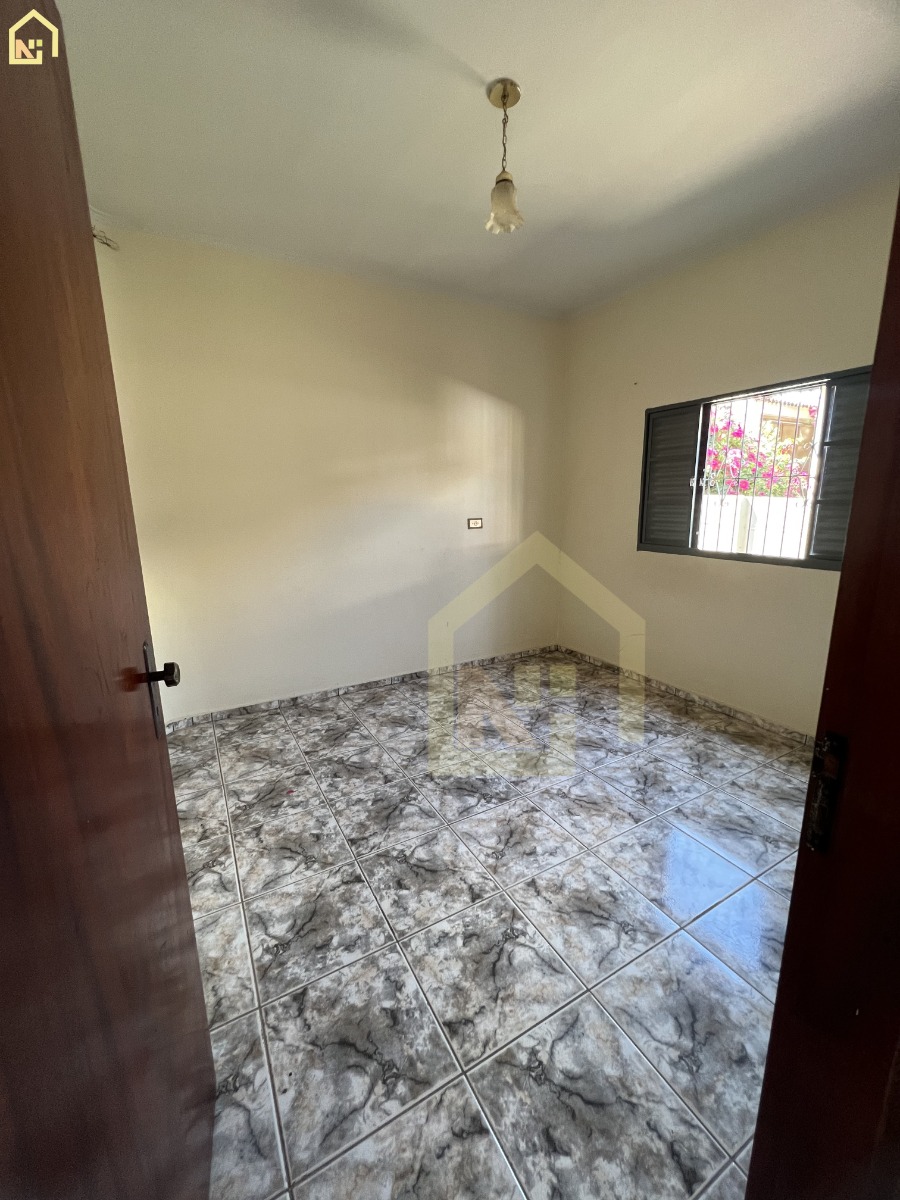 Imagens do imóveis Casa (Padrão), com 6 quartos e 2 banheiros à Venda, 190 m² em Vargem Grande do Sul/SP