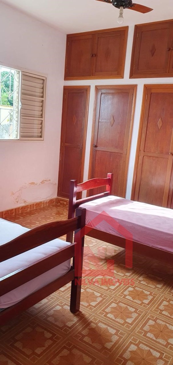 Imagens do imóveis Casa (Padrão), com 2 quartos e 2 banheiros à Venda, 298 m² em Casa Branca/SP
