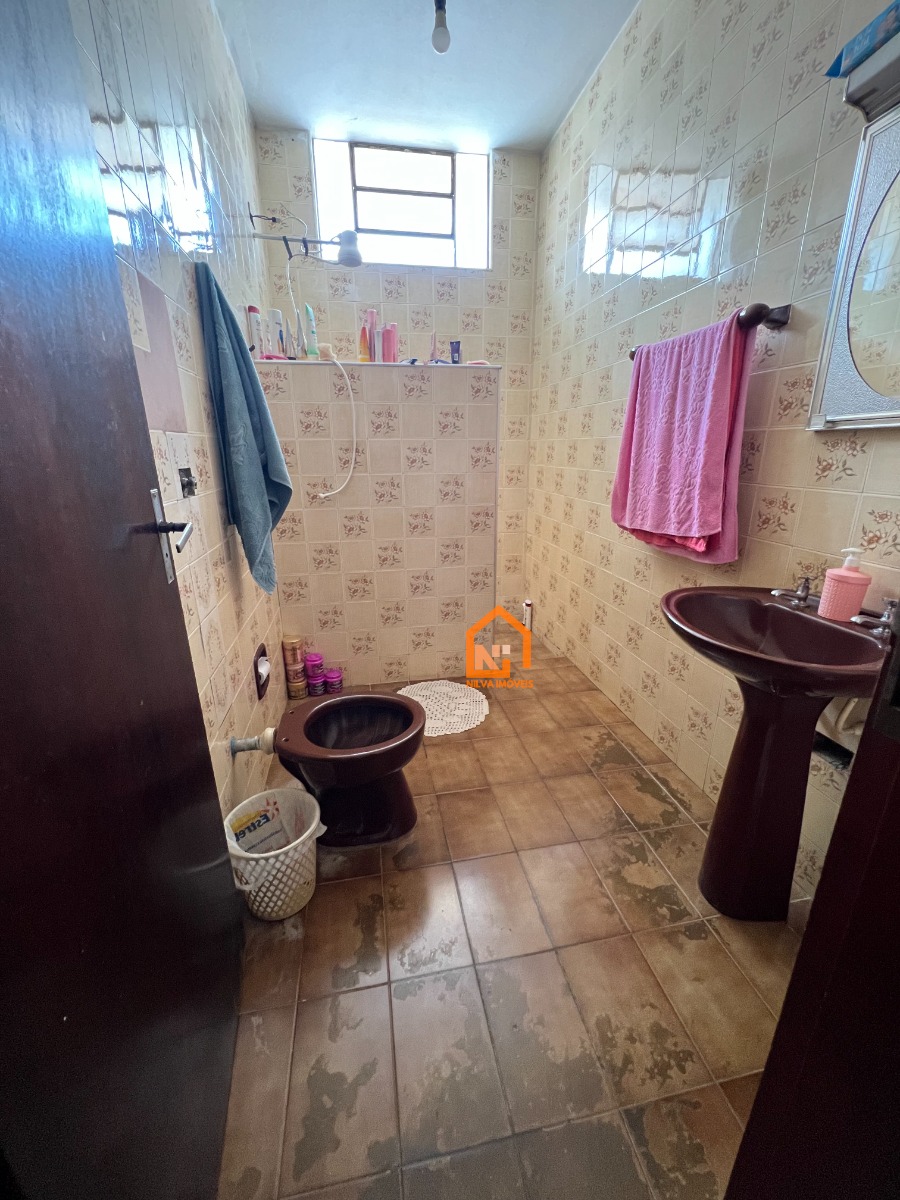 Imagens do imóveis Casa (Padrão), com 3 quartos e 2 banheiros à Venda, 259 m² em Vargem Grande do Sul/SP