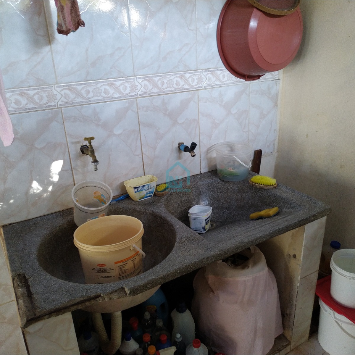 Imagens do imóveis Casa (Padrão), com 2 quartos e 1 banheiros à Venda, 180 m² em Vargem Grande do Sul/SP