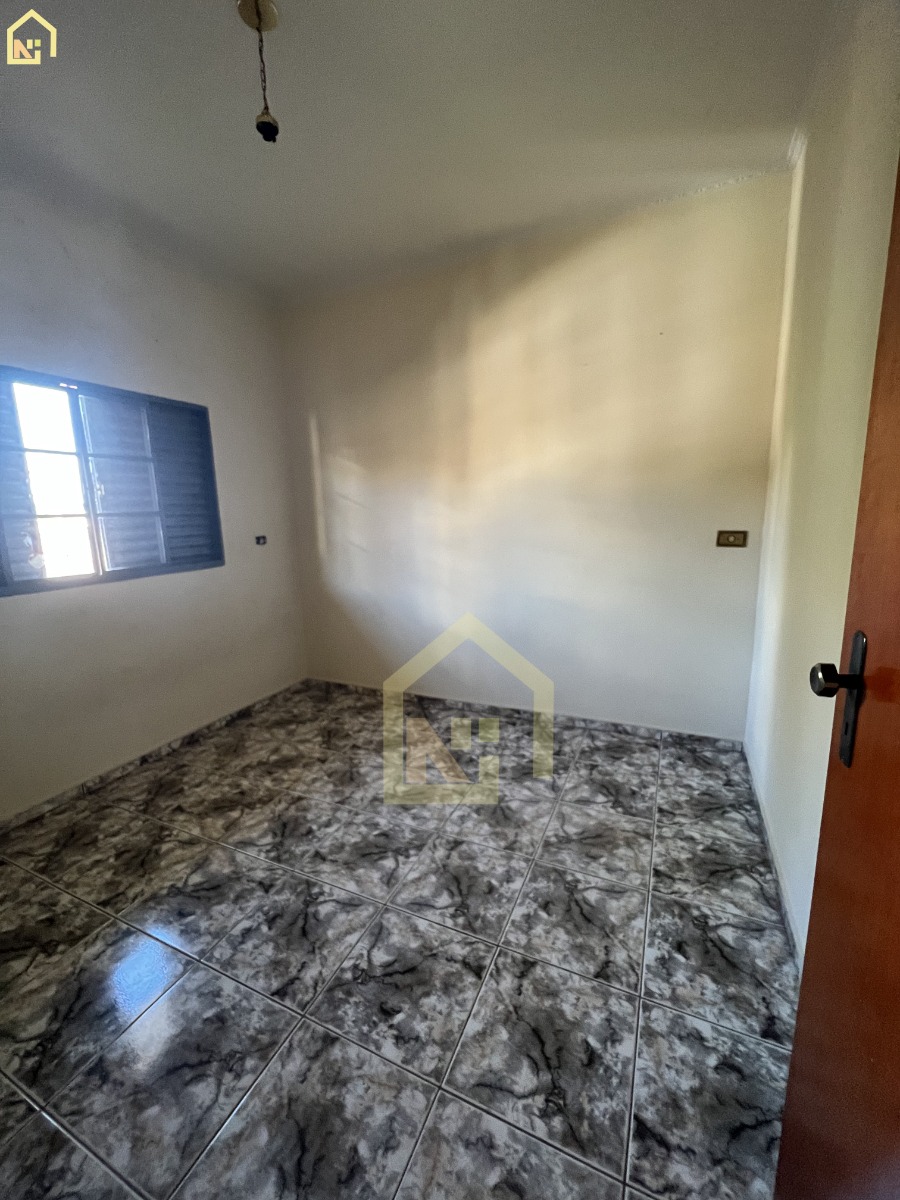 Imagens do imóveis Casa (Padrão), com 6 quartos e 2 banheiros à Venda, 190 m² em Vargem Grande do Sul/SP
