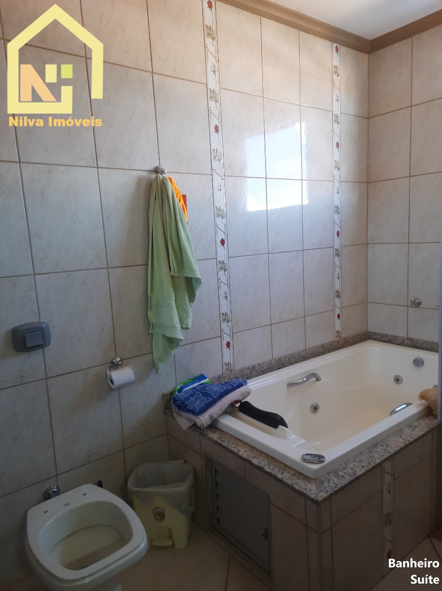 Imagens do imóveis Casa (Padrão), com 3 quartos e 3 banheiros à Venda, 190 m² em Vargem Grande do Sul/SP